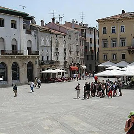 1 Bedroom Gorgeous Apartment In Pula *