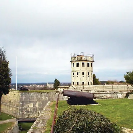 1 Bedroom Awesome In 아파트