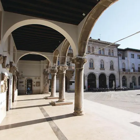 1 Bedroom Awesome In Lejlighed Pula