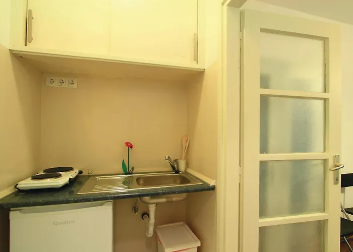 1 Bedroom Awesome In Daire